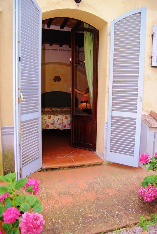 Isola d'Arbia Il Colombaio, Siena -Appartamenti E Camere- חדר תמונה